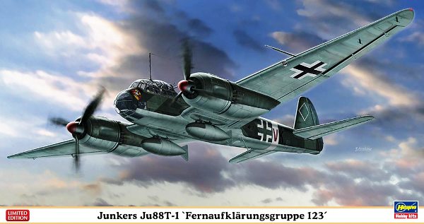Сборная модель 02073 Hasegawa Самолет Junkers Ju88T-1 "Fernaufklarungsgruppe 123" 