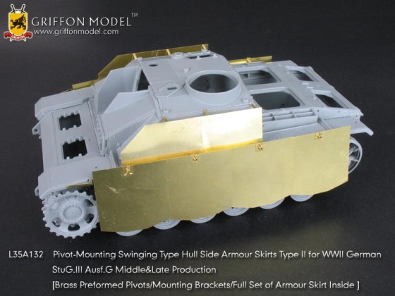 L35A132  Griffon Model Pivot-Mounting Swinging Type Hull Side Armour Skirts Type II for WW