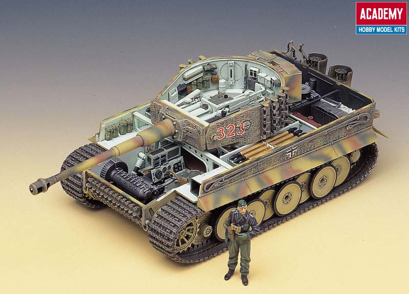 Сборная модель 13265 Academy Немецкий танк "Тигр"-I с интерьером 