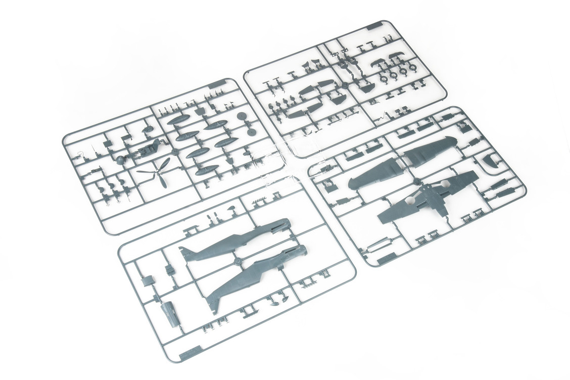 84197 Eduard Самолет Bf 109K-4 (Weekend) 1/48