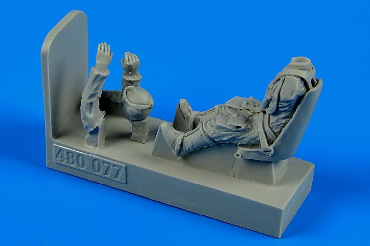 480077 Aerobonus German WWII Luftwaffe Pilot with seat for Bf 109E  1/48