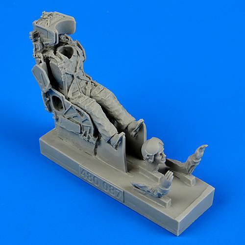 480087 Aerobonus Russian Pilot with KS-4 ejection seat for Su-7/9/1 1/48