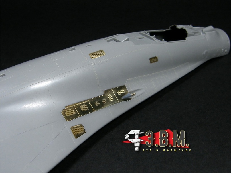 RS48069 Э.В.М Су-35 Ствол пушки ГШ-30-1 и вентиляционные решетки 1/48