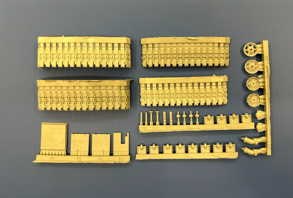 GT35049 GunTower Models Экскаватор ЭО-5015А на гусеничном ходу 1/35