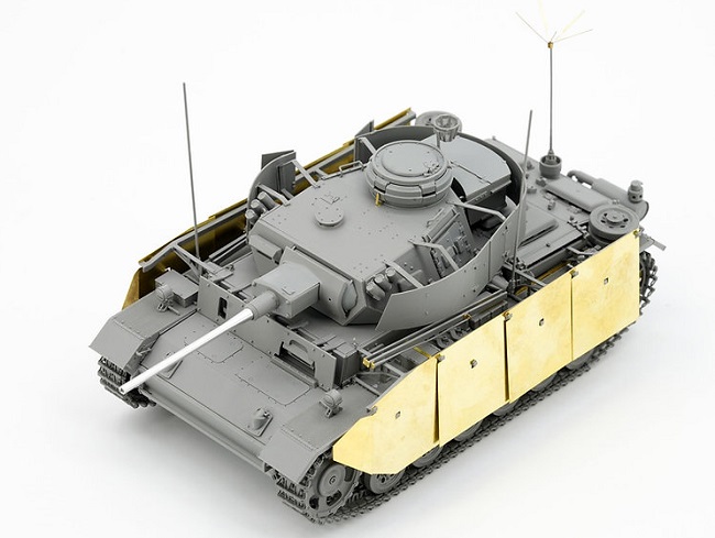 BT-048 Border Model Танк Pz.Bef.Wg. III Ausf.K с юбкой (2 в 1) 1/35