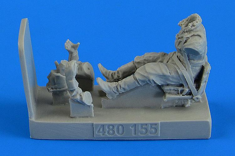 480155 Aerobonus Soviet Woman Gunner WWII with seat for Po-2   1/48